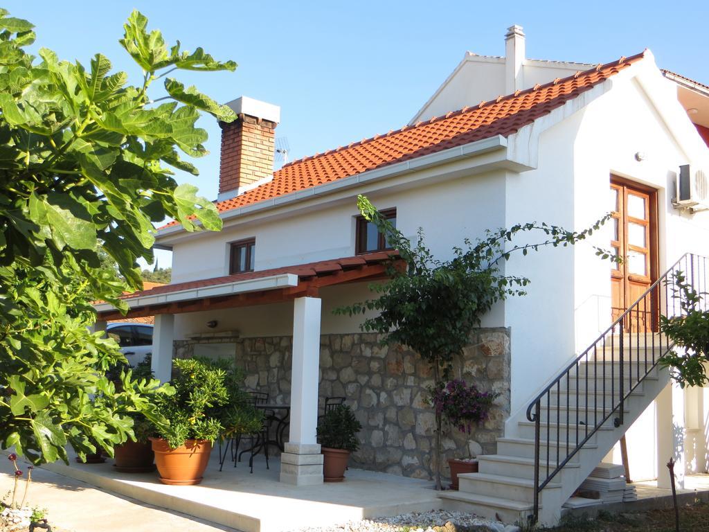 Holiday Home Artina 2 Loviste Room photo