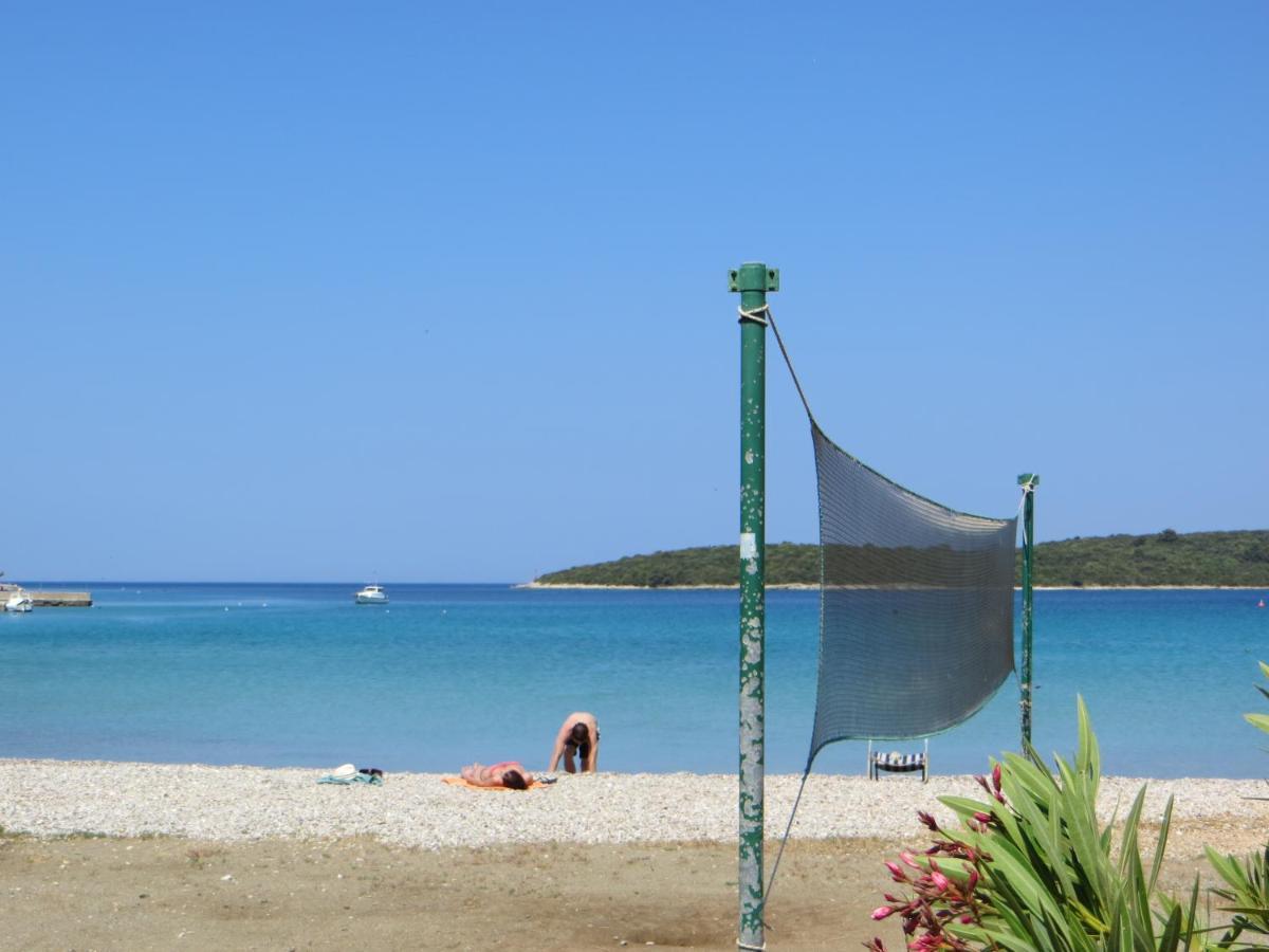 Holiday Home Artina 2 Loviste Exterior photo