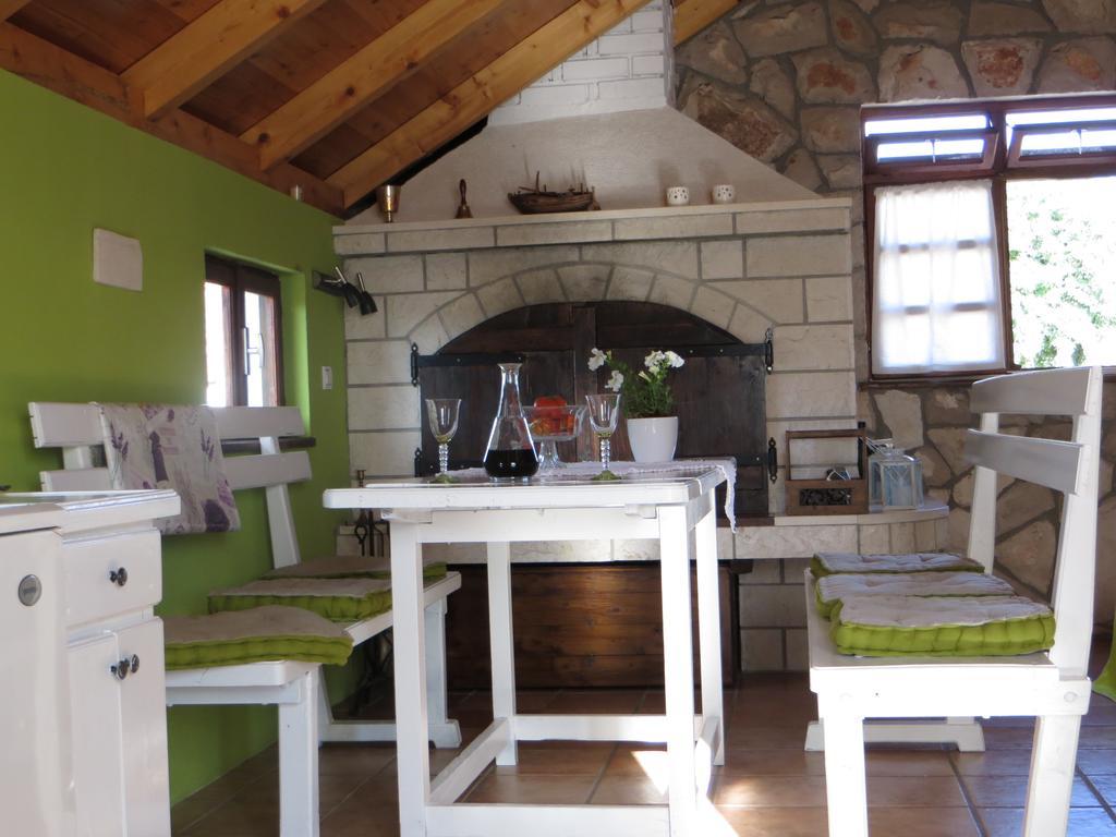 Holiday Home Artina 2 Loviste Exterior photo