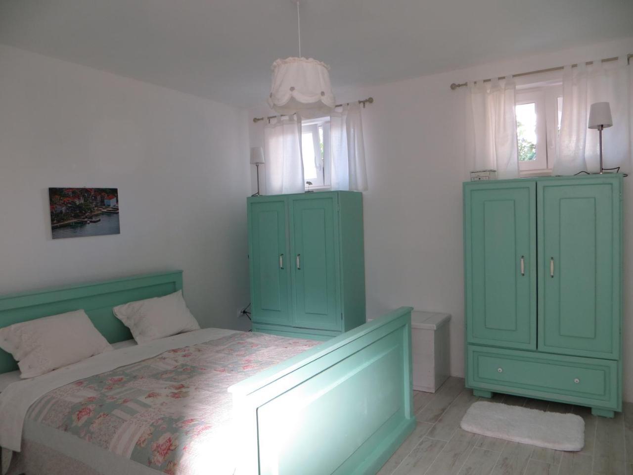 Holiday Home Artina 2 Loviste Exterior photo